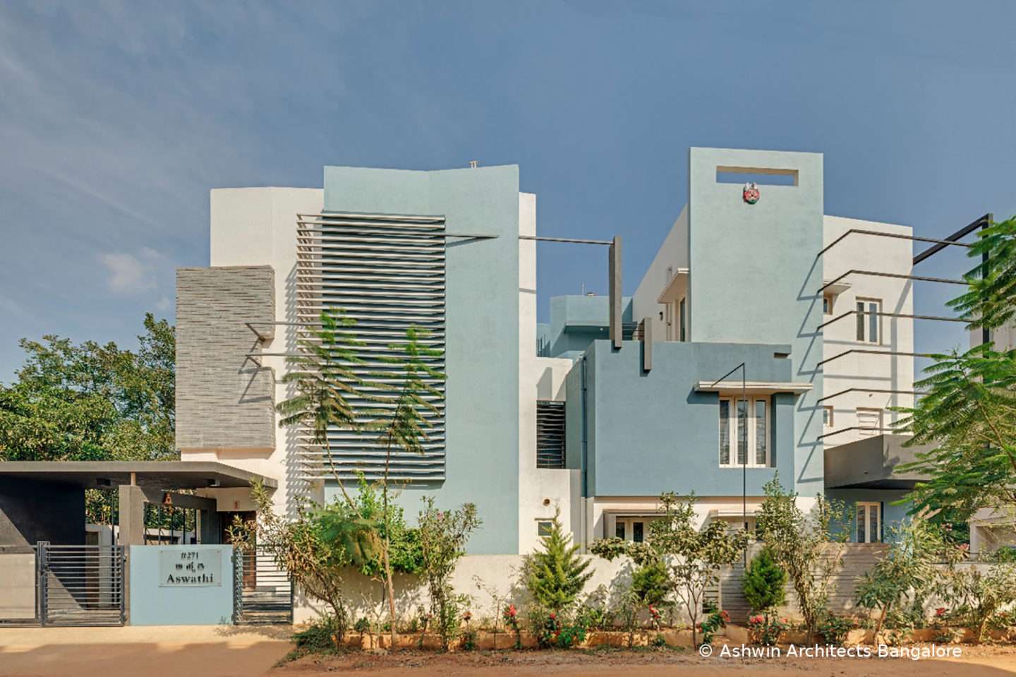 independent-villa-house-front-elevation-design-40x50-site-1