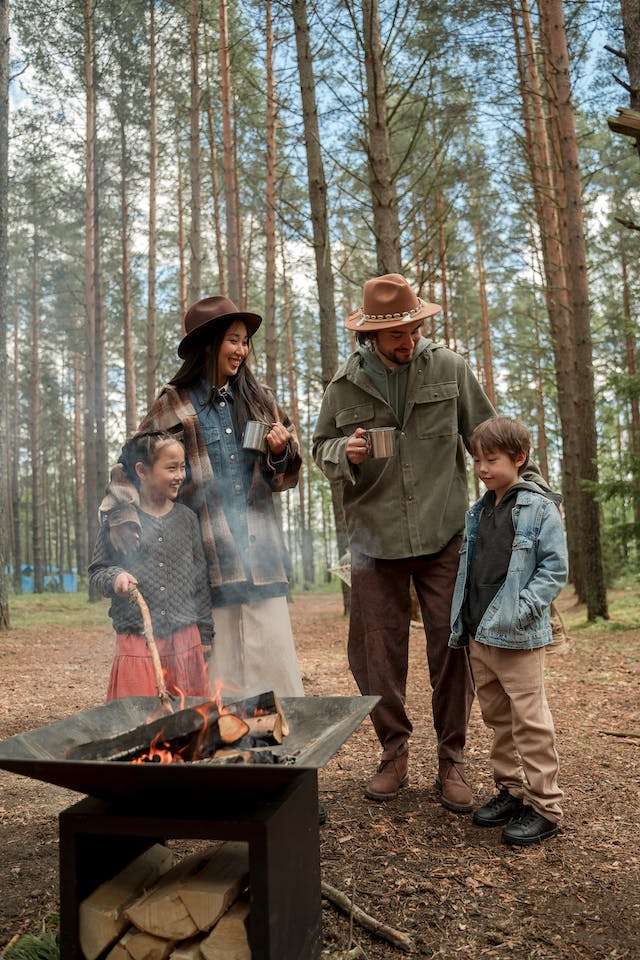 family-getaway-camping-adventure-holiday-toolkit-free-aidastories
